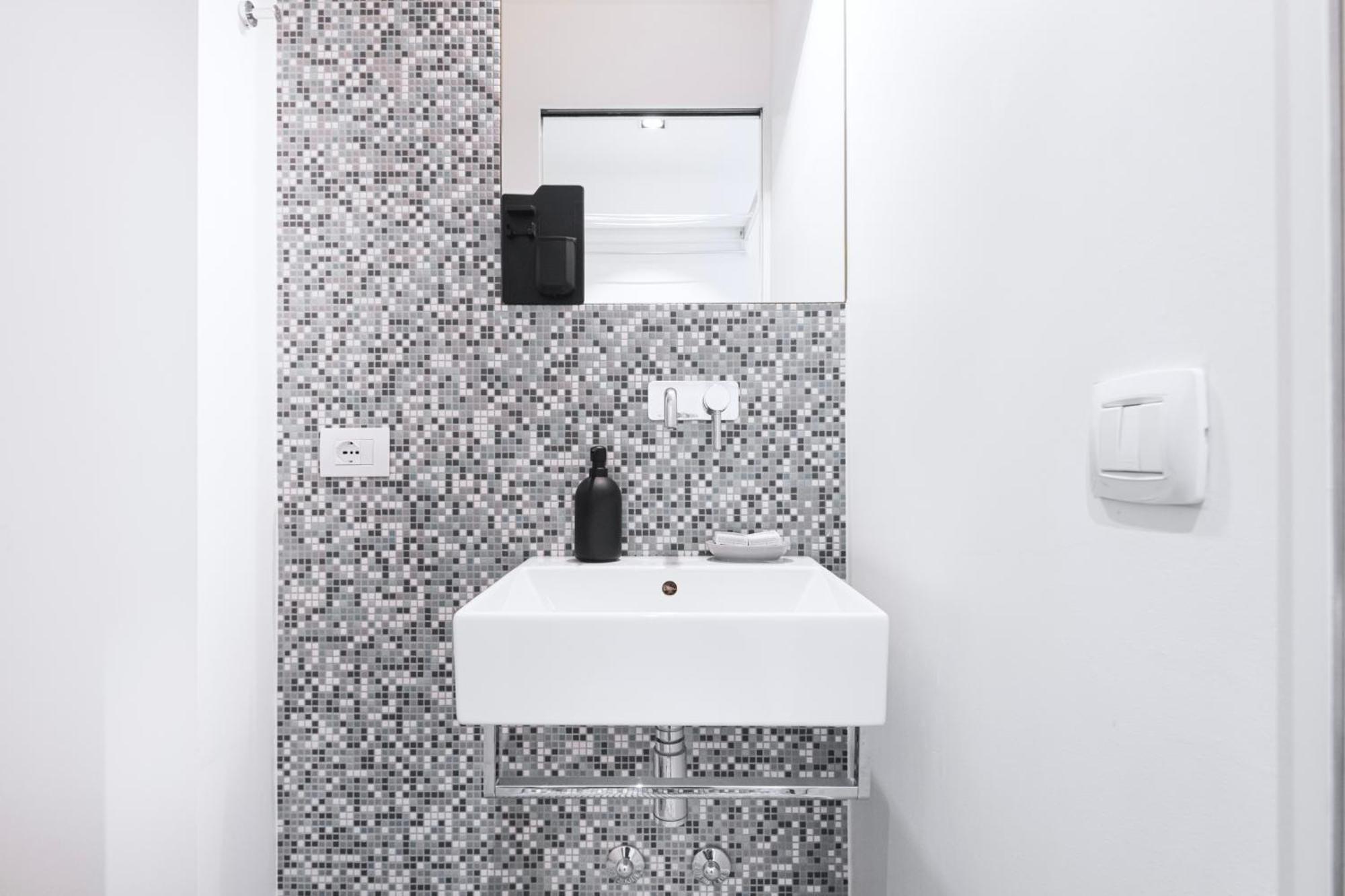 Easylife - Accogliente Appartamento In Bocconi ミラノ エクステリア 写真